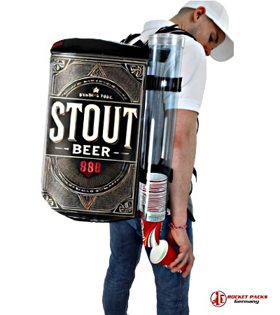 The special thing about personalized beer is that you have countless options for designing the promotional item. First of all, there are different types of beer backpacks, with most even having an alcohol-free alternative. If you want to print beer with your own logo, you have the option of designing the entire label with a print on white foil. This way, your advertising message will definitely be the center of attention. Furthermore, you can decide whether you want to order and give away the item as a highlight presentation, individual cans or in a six-pack. To make beer a serious employee or customer gift, matching glasses or bottle openers are a popular addition alongside the personalized beer.